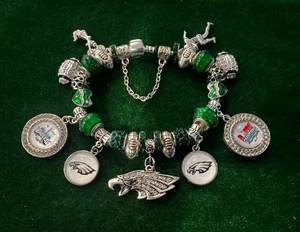 PHILADELPHIA EAGLES CHARM BRACELET PLUS FREE KEY CHAIN - Picture 1 of 2