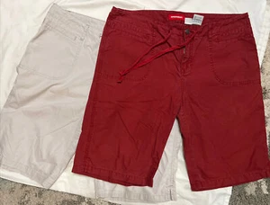 2 Pr Unionbay Juniors Bermuda Shorts, Size 17  Red And Khaki - Picture 1 of 6