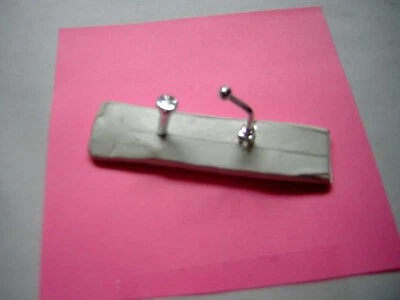 SOLIDO VEREM ORIGINE 1 TRAPPE BOUCHON DE RESERVOIR+1 LEVIER DE VITESSE 2CV 1/18 - Photo 1/2