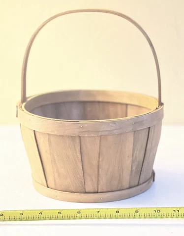 Wooden Basket with Handle 8.5  inches in Circumference Cover