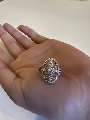 Anillo Simon G Oro Blanco 18K Diamante Floral Filigrana Ovalado Mano Derecha Foto 1 de 4