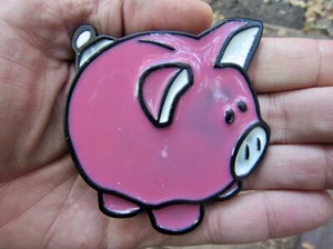 Vtg PIGGY BANK Belt Buckle 3D Thrift CUTE PINK PIG COIN HOG ART Savings RARE VG+ - Picture 1 of 4