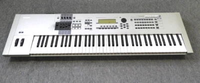 YAMAHA MOTIV7 76 Tasten Synthesizer Keyboard - Bild 1 von 4