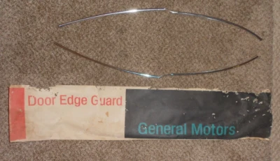 Nuevo NOS GM 80-85 Chevy Citation 2 puertas protectores de borde #995257 accesorio de distribuidor X-11 Foto 1 de 4