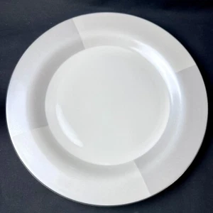 One Mikasa Enchanted Pearl Dinner Plate Y1602 Silver Off-White Bone China - Picture 1 of 9