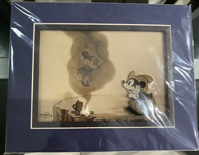 Disney LE 500 DOS ARMAS MICKEY Vaquero Minnie Mouse Mate Láser Celular Obra de Arte Foto 1 de 4