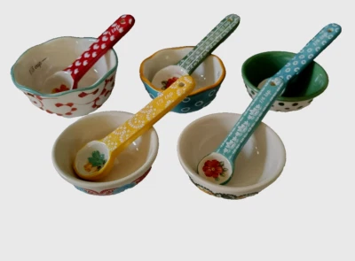 Pioneer Woman Measuring Cups/Spoons Farberware Measuring Set - Image 1 of 4