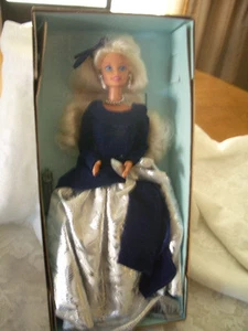 Winter Velvet Barbie Doll Vintage 1995 Avon Exclusive Special Frist Edition - Picture 1 of 5