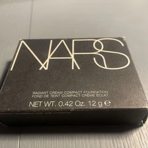 BASE COMPACTA NARS 12G DARK 4 KHARTOUM 6320 CREMA RADIANTE Nueva En Caja - Imagen 1 de 1