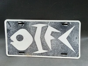 Auto Nummernschild Ocean Isle Fishing Center Company Fischgräte OIFC Kunststoff ISTZUSTAND - Bild 1 von 2