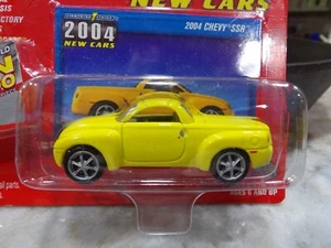 2004 CHEVY SSR         2004 JOHNNY LIGHTNING LIGHTNING STRIKE NEW CARS   1:64 - Picture 1 of 2