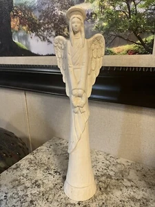 17” Porcelain Snow Angel Holding Wreath - Picture 1 of 16