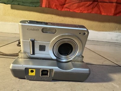 Casio Exilim EX-Z57 Silver 5.0 MP USB 2.7" LCD 3x Optical Zoom Digital Camera - Image 1 of 4