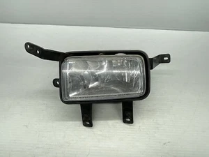 ♻️2015-2020 GM Yukon Tahoe Passenger Side Fog Light Lamp OEM 22936483 - Picture 1 of 4