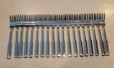 LOT OF 19 - Oxford Hall Stainless Steel OXH102 Cocktail Forks - good condition - Image 1 of 4