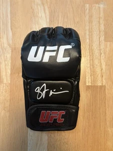 Guante de Lucha UFC Firmado por STIPE MIOCIC BAS Beckett Certificado de Autenticidad Autógrafo - Imagen 1 de 2