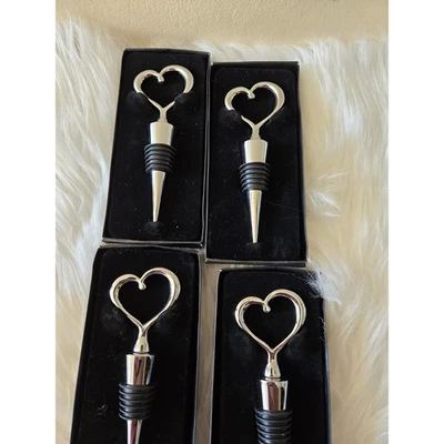 4 Set Heart Wine Bottle Stoppers Love Theme Wedding Favors Chrome Heart Wedding - Imagem 1 de 4