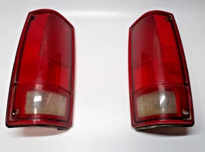 1982-92 Chevy S10 Blazer Tail Light Pair OEM 16501241 16501242 5973311 5973312 - Picture 1 of 8