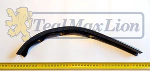 Joint de bas de marche de porte arrière Peugeot 203 berline - Picture 1 of 6