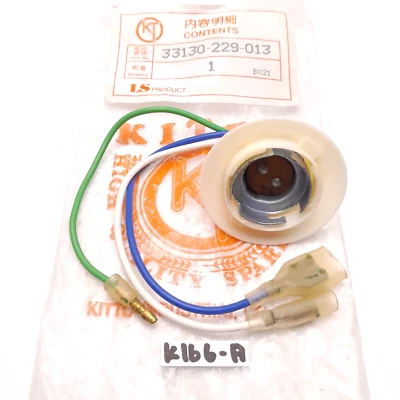 Enchufe de luz de cabeza Honda CB100 CB125S S110 XL100 CL100 XL125 P/N 33130-229-013 Foto 1 de 4