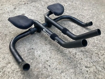 Syntace Cervelo Triathlon Aero Road 黑色铝条带垫 26.0 毫米 420 毫米 — 第 1/4 张图片