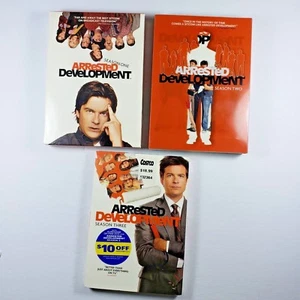 Arrested Development - Season 1 (3-DVDs), Season 2 (3-DVDs) & Season 3 (2-DVDs) - Bild 1 von 7