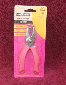 Fiskars Hand Punch Soft Grip Handles - 1/4" Heart - Picture 1 of 2