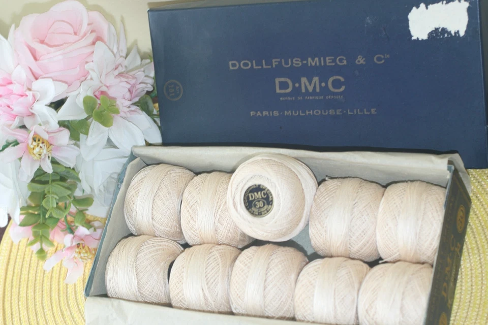 DMC CORDONNET SPECIAL 10 BALLS ECRU COLOR  CROCHET THREAT No.30 MADE IN FRANCE - Image 1 of 3
