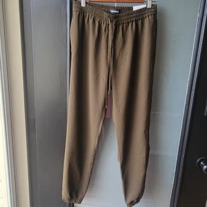 Express NWT Military Green Mid Rise Ankle Joggers Women’s Size XS - Picture 1 of 10