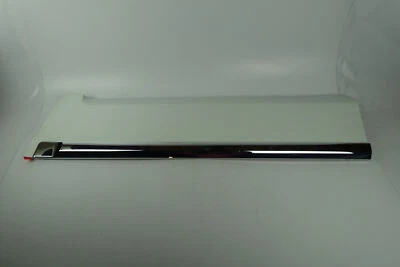 2004-2010 Infiniti QX56 guarnição de moldura de porta frontal lateral de passageiro fabricante de equipamento original destro - Imagem 1 de 4