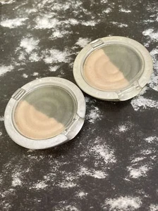 2 X Prestige Eyeshadows - Green Tea - New Scratched Cases - Picture 1 of 3