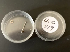 UNIVERSAL GENEVE Cal. 219 Lotto Parti Vintage Orologio A Movimento Manuale - Foto 1 di 1