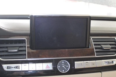 Pantalla de infoentretenimiento usada se adapta a: Audi A8 2014 pantalla de navegación con móvil Foto 1 de 4