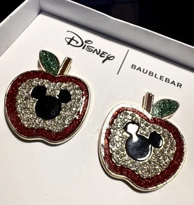 DISNEY | BAUBLEBAR ** SET ORECCHINI TOPOLINO IN UNA MELA** NUOVO CON SCATOLA OTTIMO REGALO INSEGNANTE - Foto 1 di 8