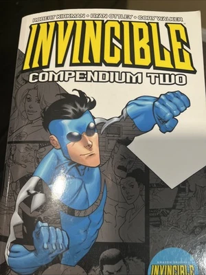 Invincible Compendium Two,Robert Kirkman,图片二手 — 第 1/3 张图片