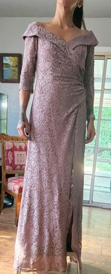 Vestido Olega Cassini Forma Ajuste Cuello en V Brillo Lavanda/Moca Encaje Talla 6 MOB/ Foto 1 de 4