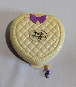 Polly Pocket Strollin' Baby With 1  Doll Yellow Heart Compact VTG 1994 Bluebird - Bild 1 von 11