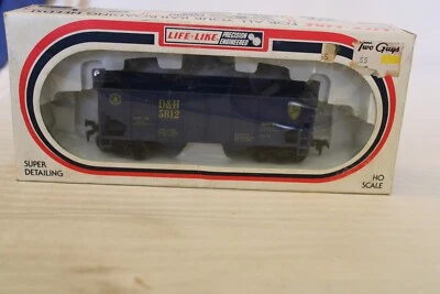 HO Scale Life-Like, 2 Bay Hopper, Delaware & Hudson, Blue, #5812 -- 08504 - Image 1 of 3