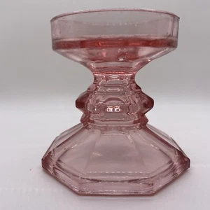 LE Smith Glass Dominion Candle Holder Pink 4 1/8" T ca 1981-1987 - Picture 1 of 6