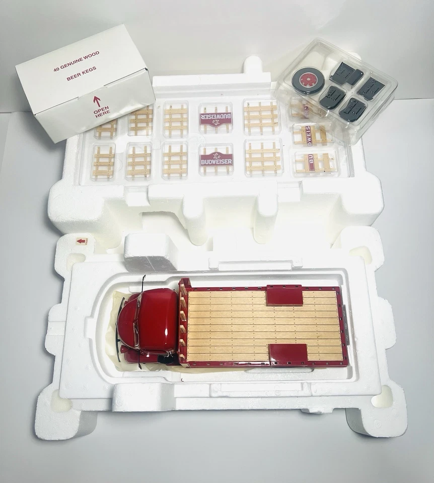 Camión de reparto GMC Budweiser 1938 Danbury como nuevo camión de barril de cerveza fundido a presión 1/24  Foto 1 de 4