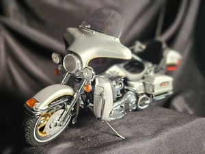 Franklin Mint 2003 Harley Ultra Classic Electra Glide 1:10 Scale Inv. #4692 - Picture 1 of 6