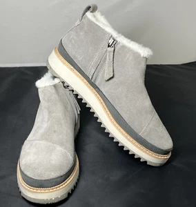 Toms PAXTON Grey Suede Faux Fur Lined Ankle Shoes Women Size 7 Sneakers/boots FS - Picture 1 of 13