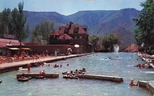 VINTAGE GLENWOOD SPRINGS CO POSTCARD HOT SPRINGS SWIMMING POOL 1956 012422 R - Picture 1 of 2