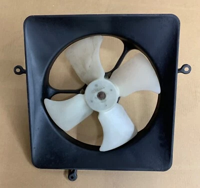 84-87  1984-1987 Honda CRX Radiator Electric Cooling Fan Rear of Radiator OEM Foto 1 de 4