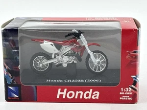 NewRay Honda CR250R 2006 Dirt Bike 1:32 Die-Cast Modell Motorrad Spielzeug - Bild 1 von 7