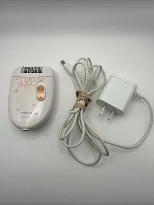 Depiladora compacta Philips Beauty Satinelle Essential para mujer Foto 1 de 4