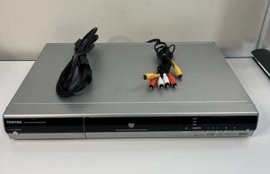 Grabadora Toshiba D-R5SU DVD-R RAM 1080i Upconverting DV In con cables HDMI y AV - Imagen 1 de 8