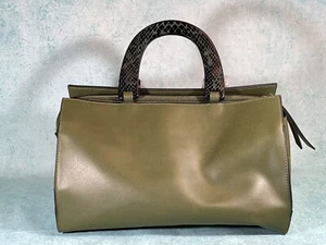 Borsa a mano/trucco Estée Lauder verde oliva taglia media nuova senza etichette - Foto 1 di 15