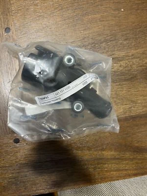 Adaptador de tubo de refrigeración VOLKSWAGEN GOLF MK4 021121133D 2.8 gasolina NUEVO Foto 1 de 4