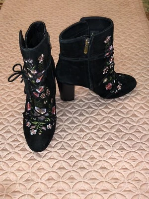 Sam Edelman Winnie Black Floral Embroidered Suede Bootie sz 8.5 *WORN ONCE* - Image 1 of 3